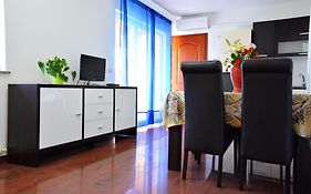 Apartments Buturi